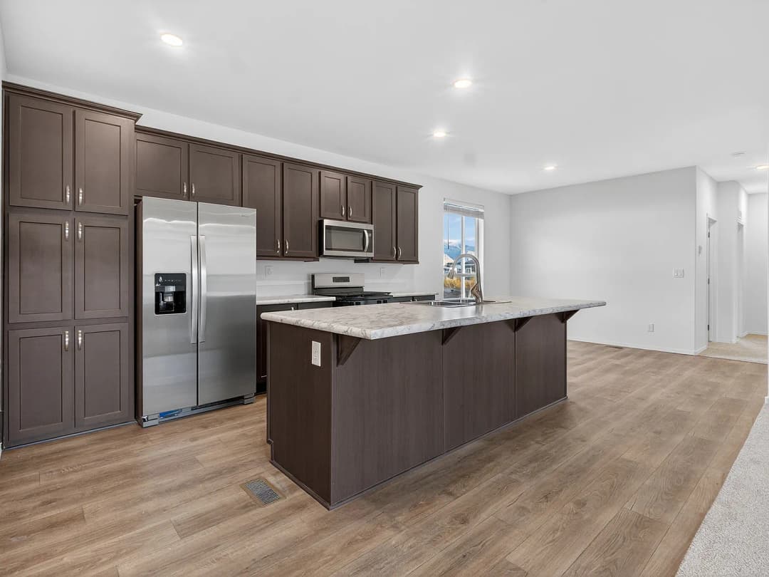 #112 kitchen home features