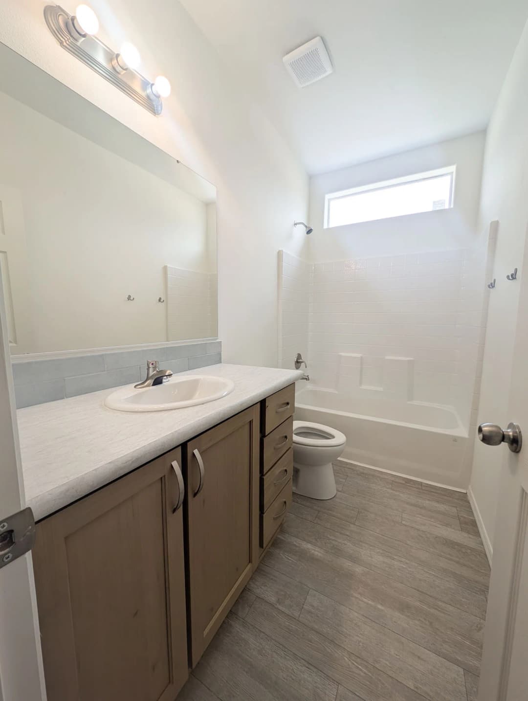 #40 bathroom home features