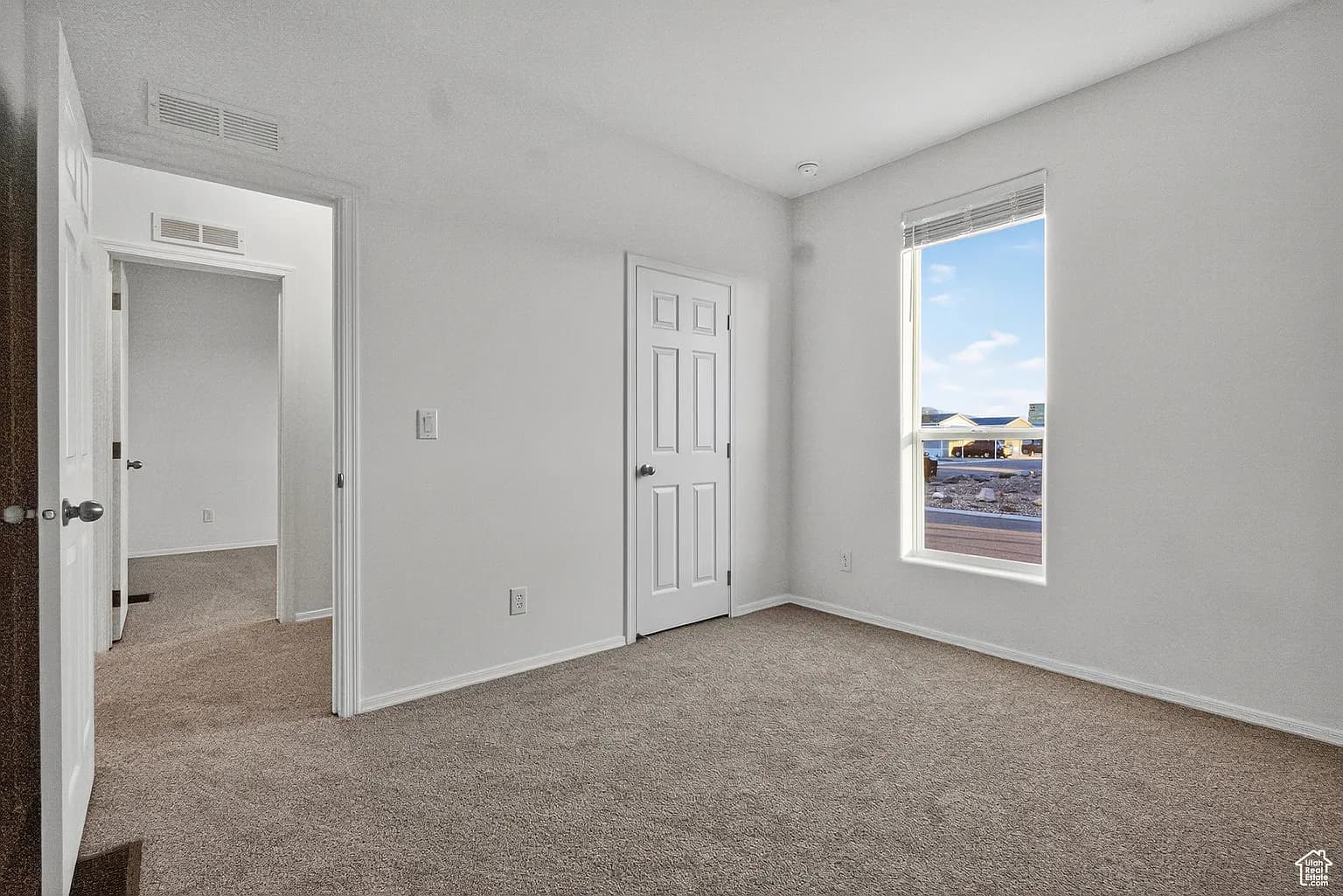 #112 bedroom home features