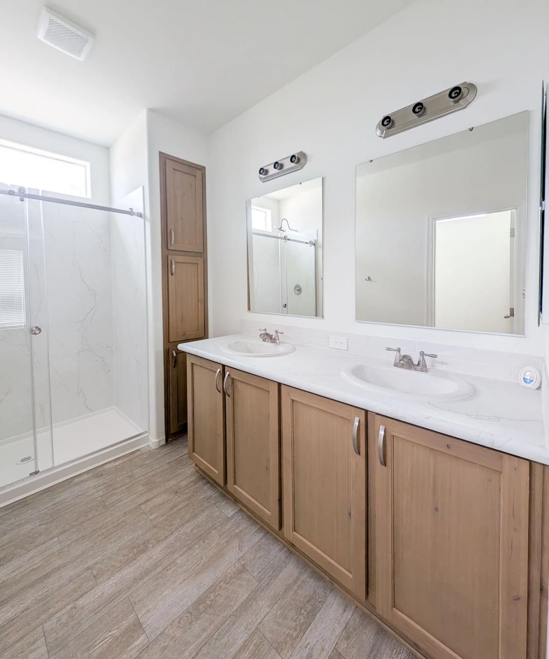 #43 hero and bathroom home features
