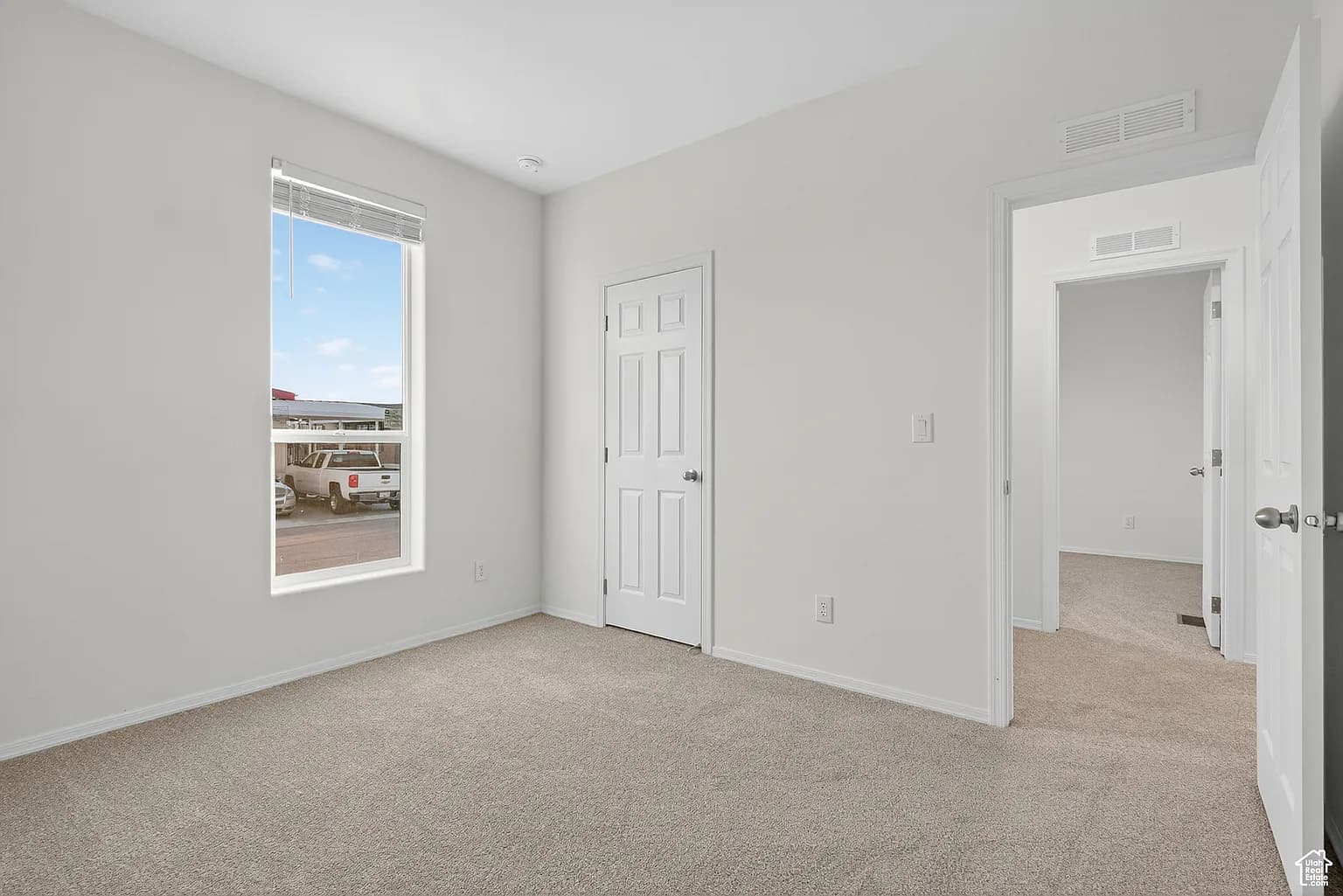 #112 bedroom home features