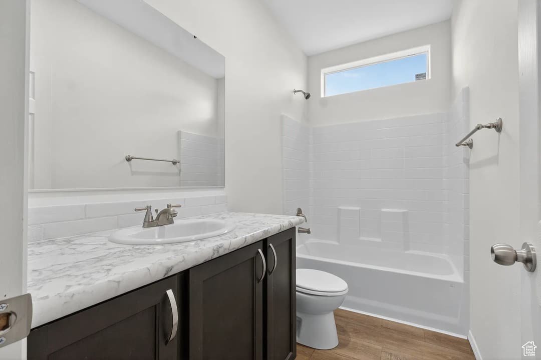#112 bathroom home features