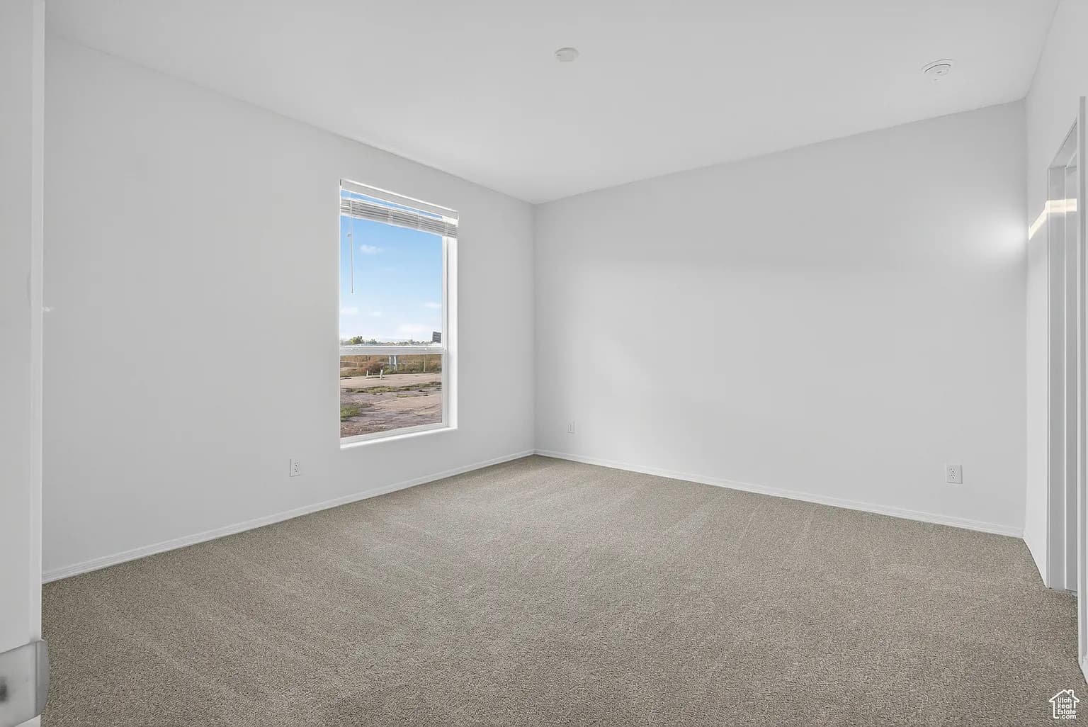 #112 bedroom home features