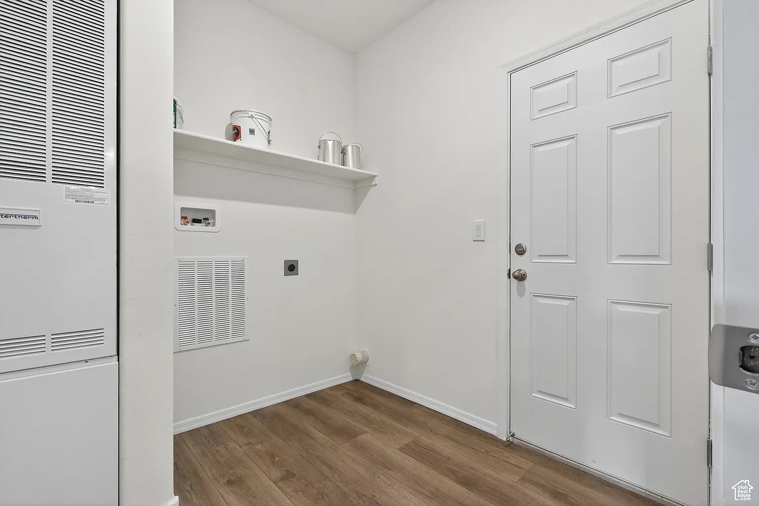#112 interior home features