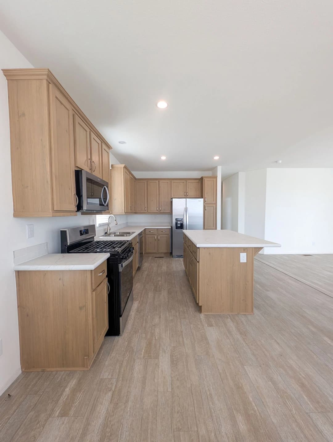 #43 kitchen home features