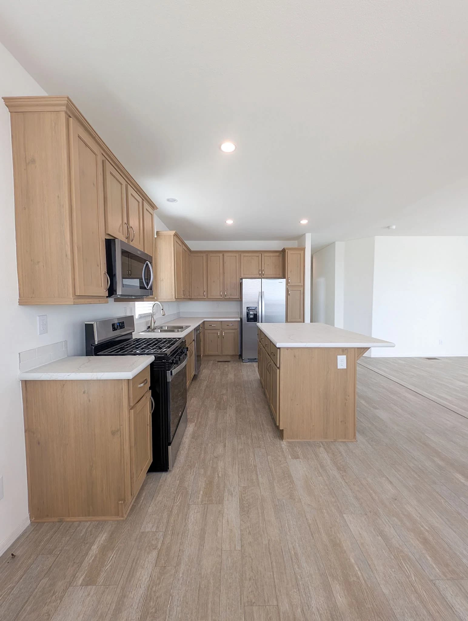 #43 kitchen home features
