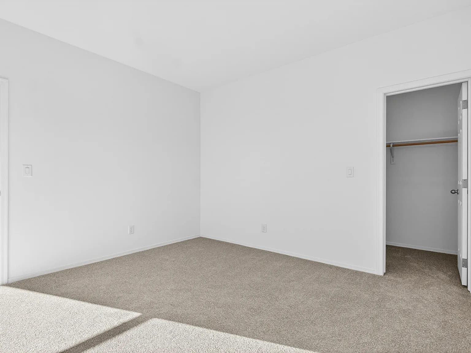 #36 bedroom home features