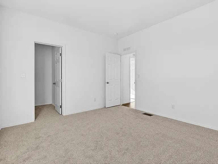 #36 bedroom home features