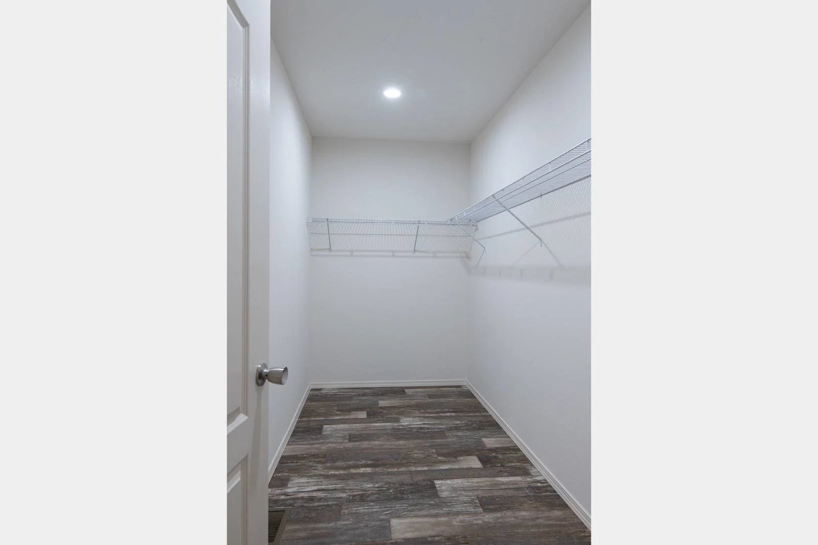Hidden valley hv4764m interior home features