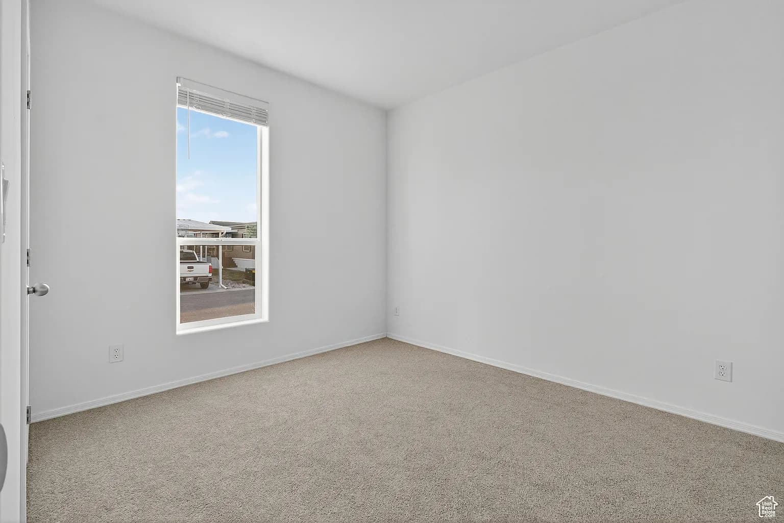 #112 bedroom home features