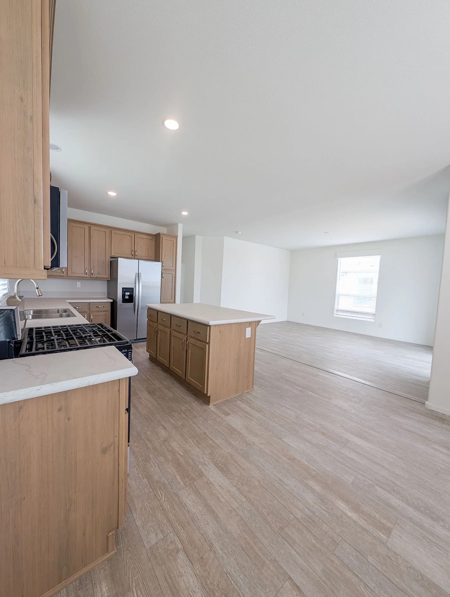 #43 kitchen home features