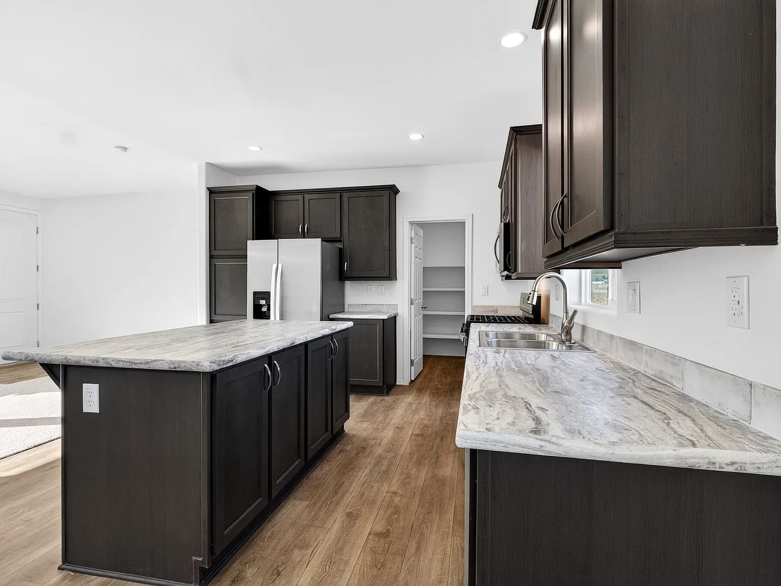 #36 kitchen home features