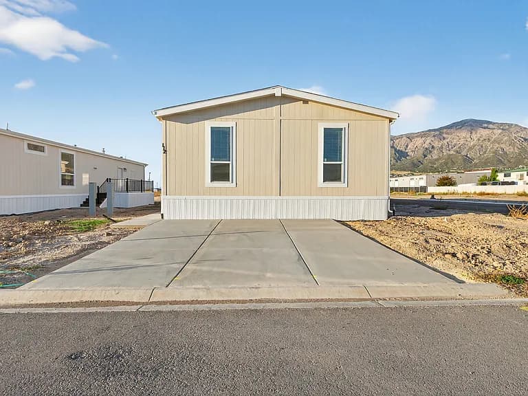 #112 exterior home features