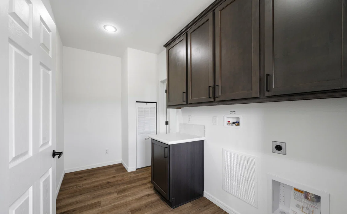 Limited series-28564a interior home features