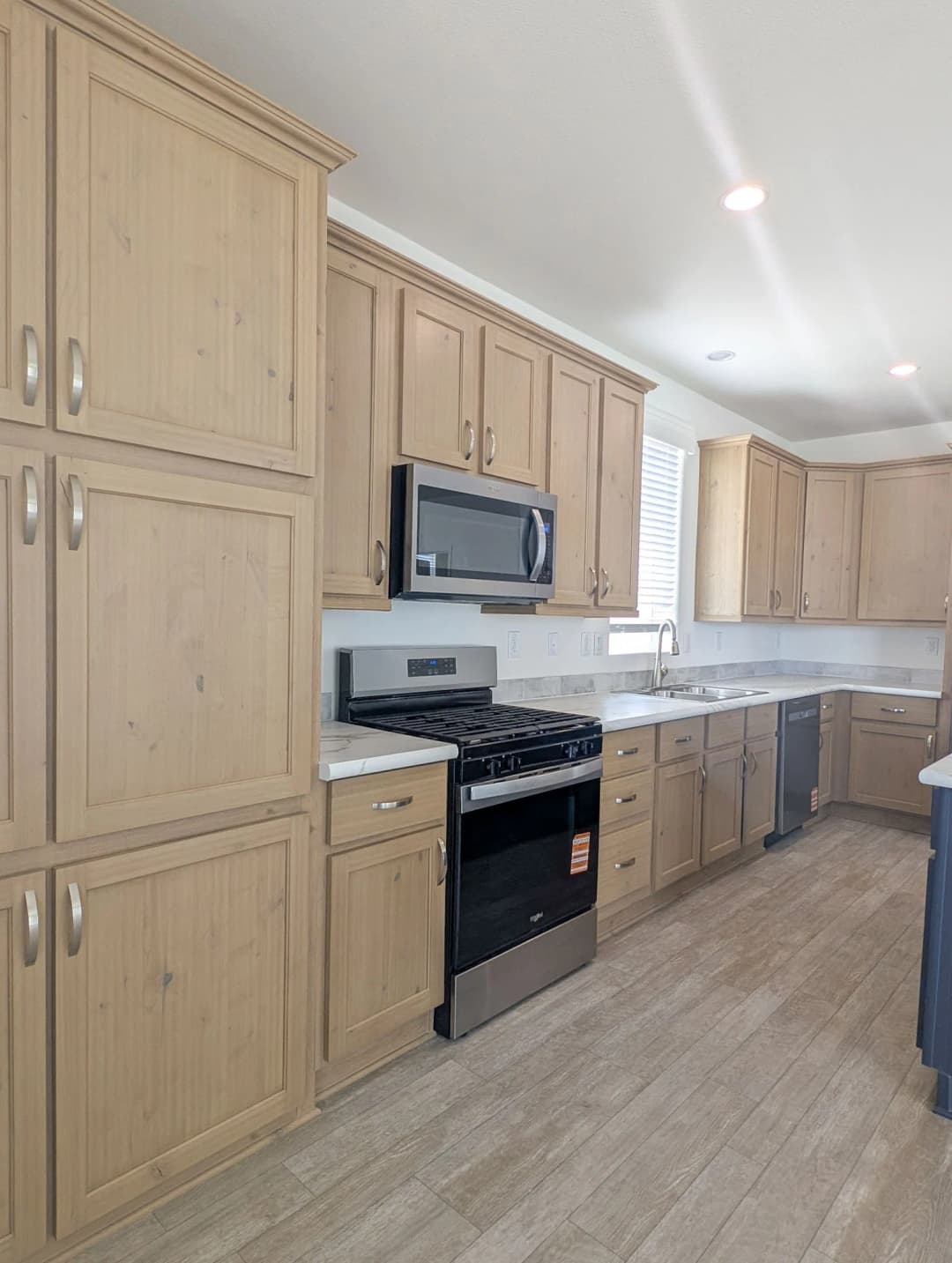#40 kitchen and hero home features