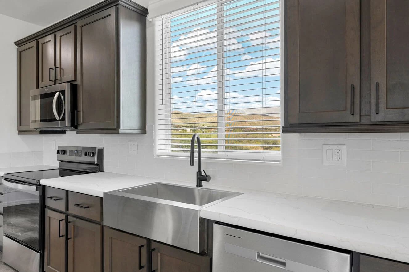 Limited series 28523a kitchen home features