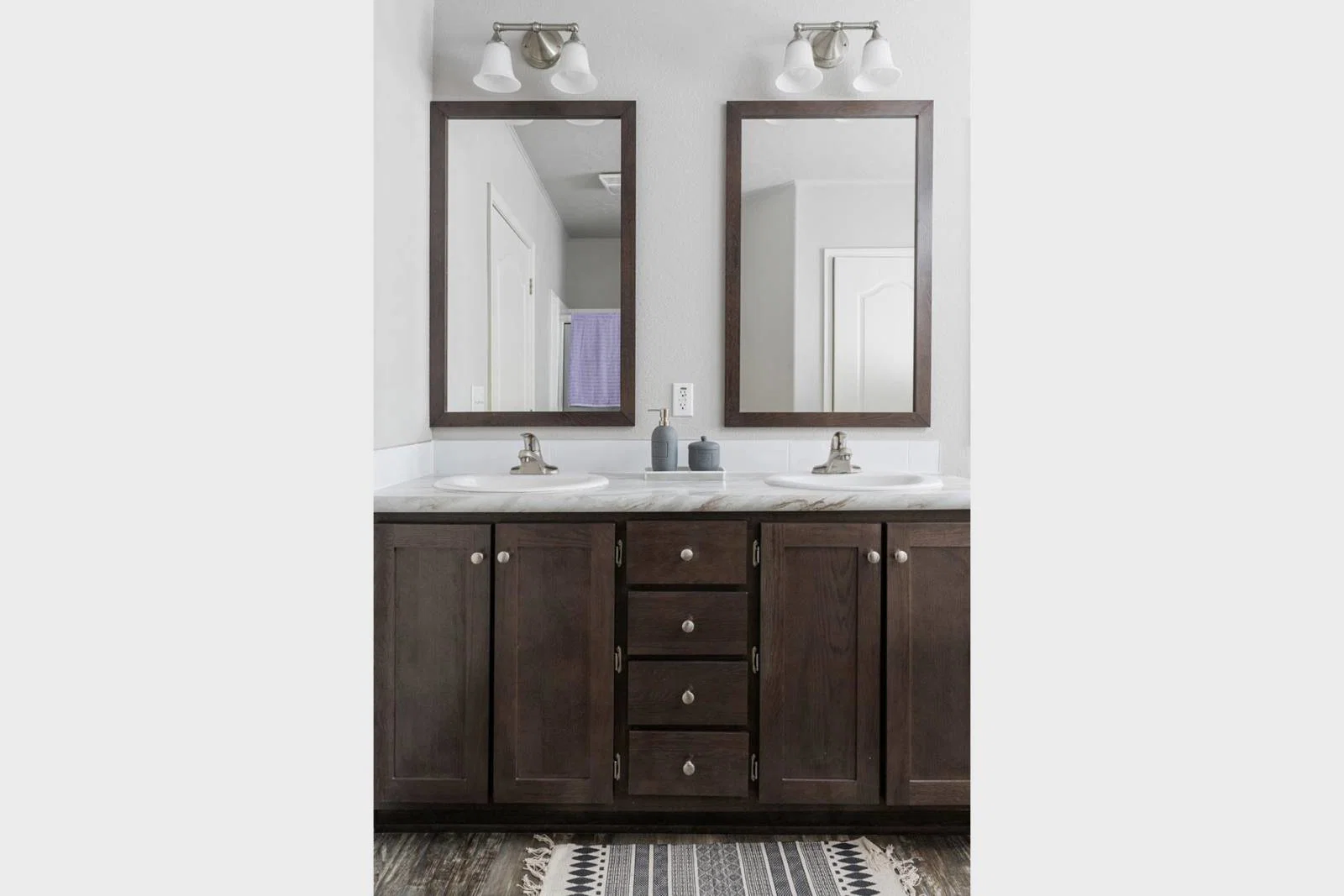 Dreamworks dw4603f bathroom home features
