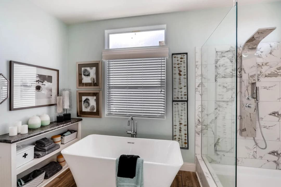 Desert ridge 28603a interior, bathroom, and hero home features