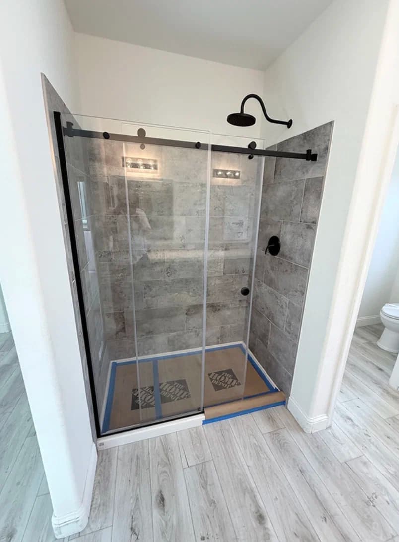 Rise 28583r bathroom home features