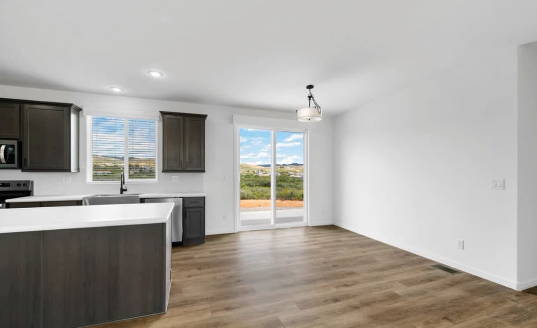 Limited series-28564a interior home features